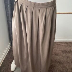 Metro New York Sage Vintage Pleated front flare skirt, size 22